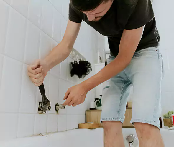 Affordable Bathtub Faucet Replacement in Greenwood: Choose Experienced Local Technicians